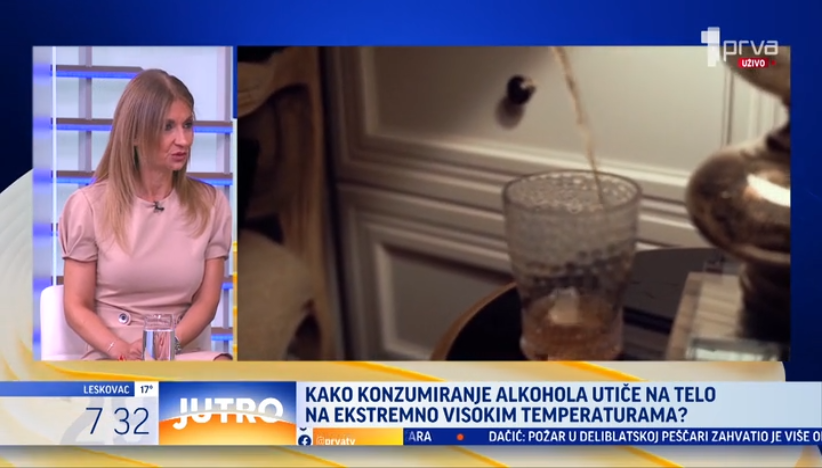 Da li je pijete alkohol po vrućini? Lekar savetuje šta da proverite