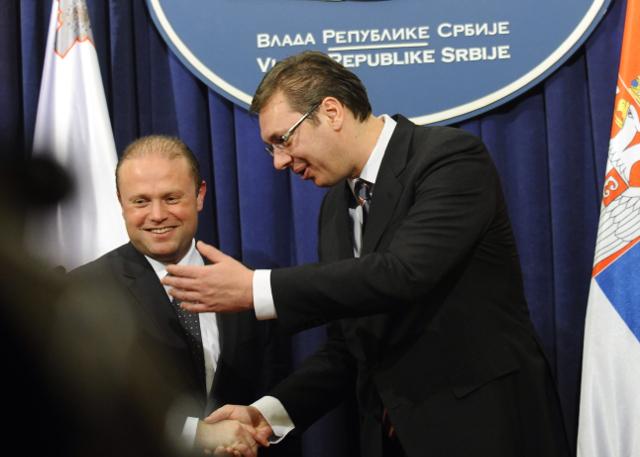Malta's PM visits Belgrade, backs Serbia's EU bid
