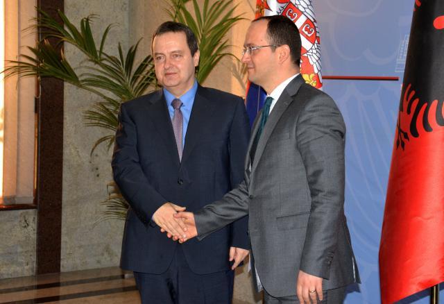 Serbian FM meets with Albanian counterpart in Tirana