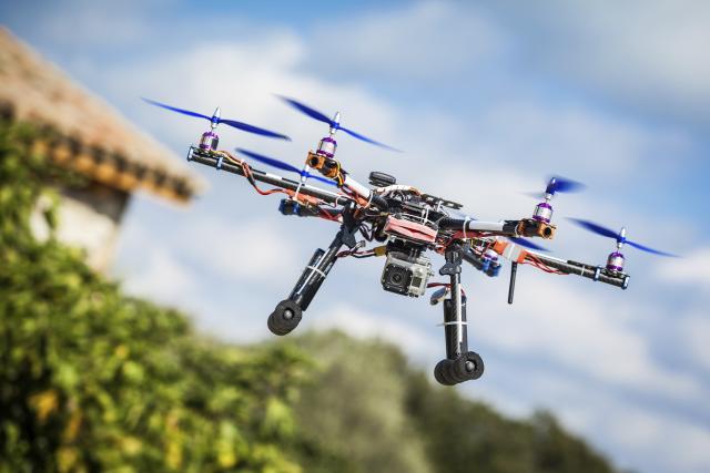 Kinezi hrle u škole za upravljanje dronovima