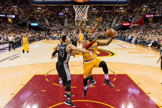 Barns spreèio senzaciju, Lebron srušio Sparse