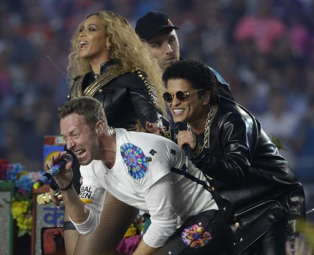 Bijonse zasenila Coldplay u finalu Superboula (FOTO/VIDEO)
