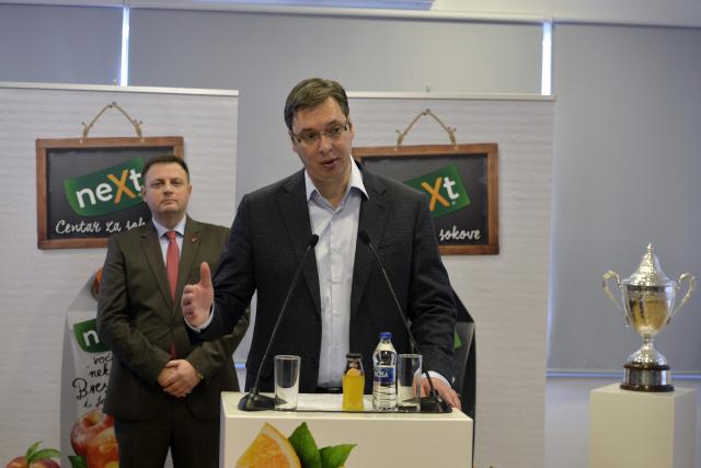 Vučić: Nema para za snaje i šurnjaje
