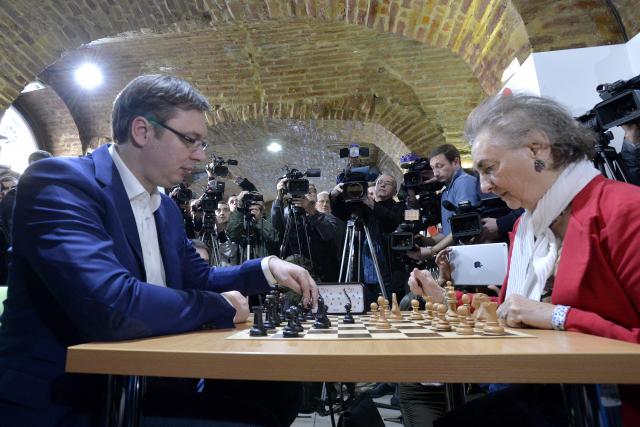 Vučić na partiji šaha: Vi ste nas spasili bankrota