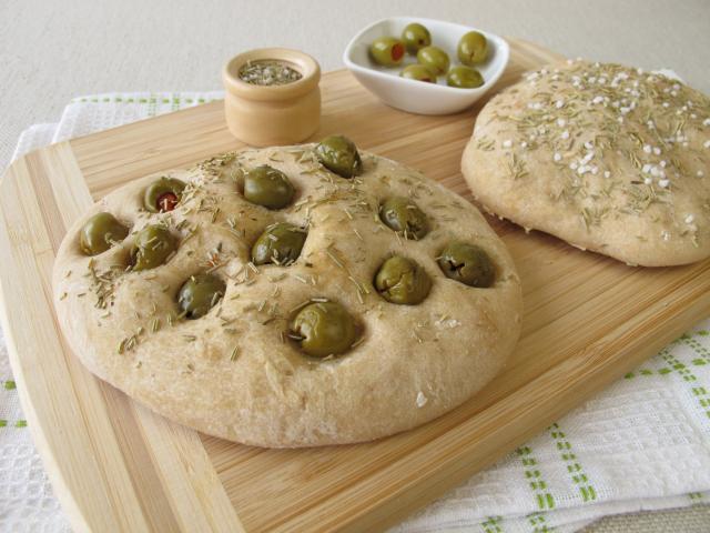 Mediteran na vašem stolu: Italijanski hleb sa maslinama-fokača