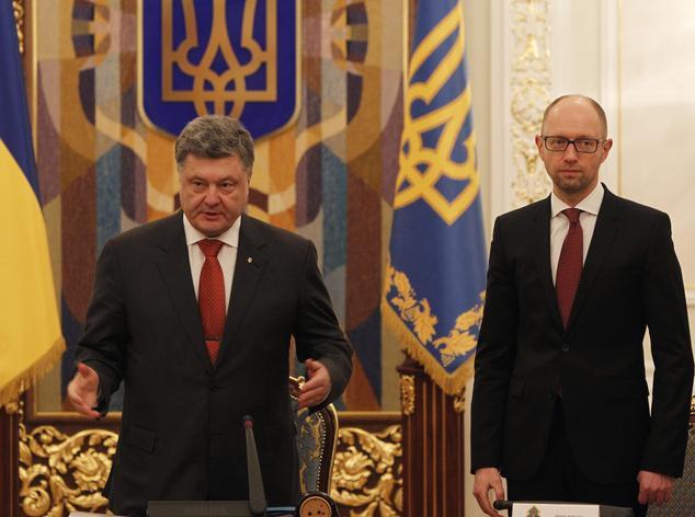 Poroshenko asks Ukraine's prime minister to resign