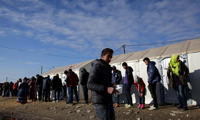 Macedonia-Greece border closed to migrants