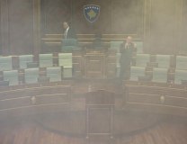 Tear gas is activated in the assembly on Friday (Beta)
