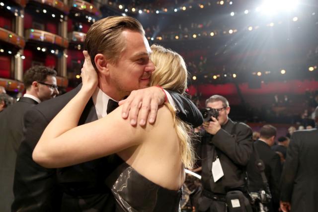 Leonardo je dobio Oskara, a ona je za to vreme plakala