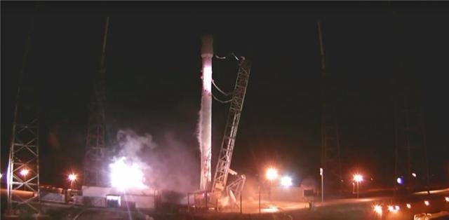 SpaceX obustavio lansiranje zbog zalutalog broda (VIDEO)