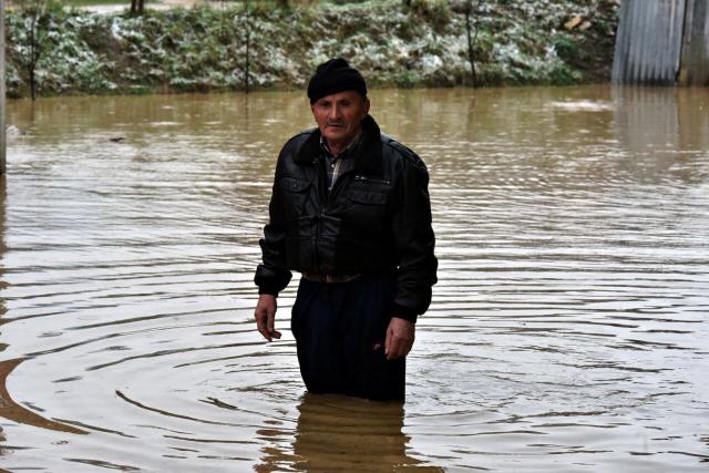 Najteže u Lučanima, nivo vode veći nego 2014.