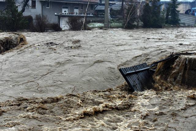 Russia offers to help Serbia fight floods