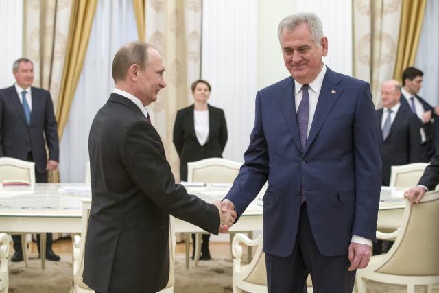 Nikolic, Putin "agree Serbia should remain neutral"