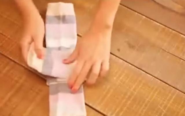 Ova tehnika savijanja èarapa æe konaèno uneti red u vaše fioke