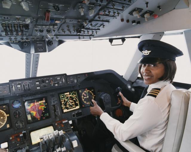 Ovim avionom upravljaju žene: Prvi put sletele u Saudijsku Arabiju