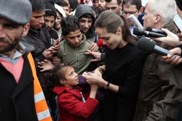 Anđelina Džoli u Grčkoj: Došla da pomogne migrantima (FOTO)