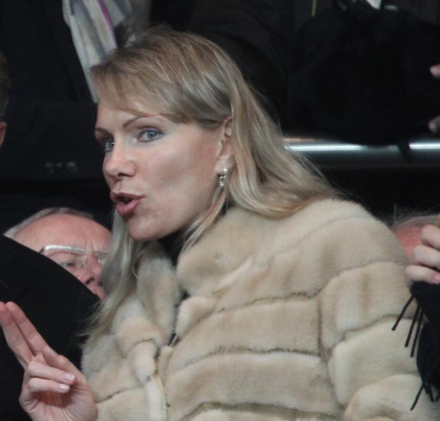 Jedna od najbogatijih žena na svetu rodila bliznakinje u 53. godini