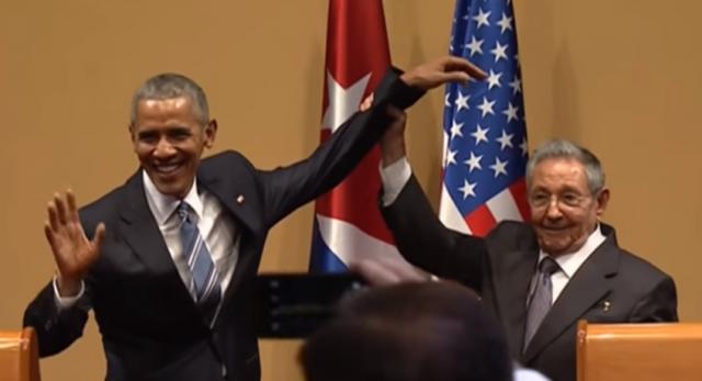 Kastro odbio Obamin zagrljaj / VIDEO