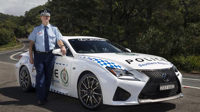 I australijska policija vozi moæne automobile