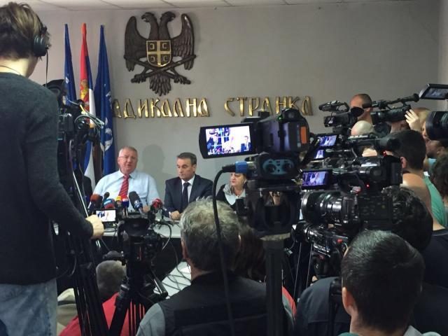 Seselj reacts to ruling, lauds "two honorable judges"