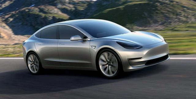 Stigao je - Tesla Model 3!