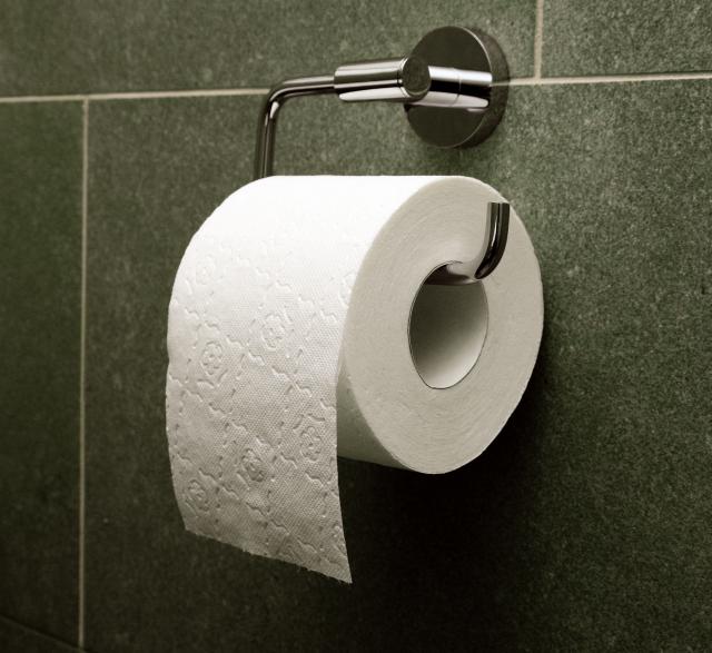 Šta način na koji postavljate toalet-papir govori o vama?