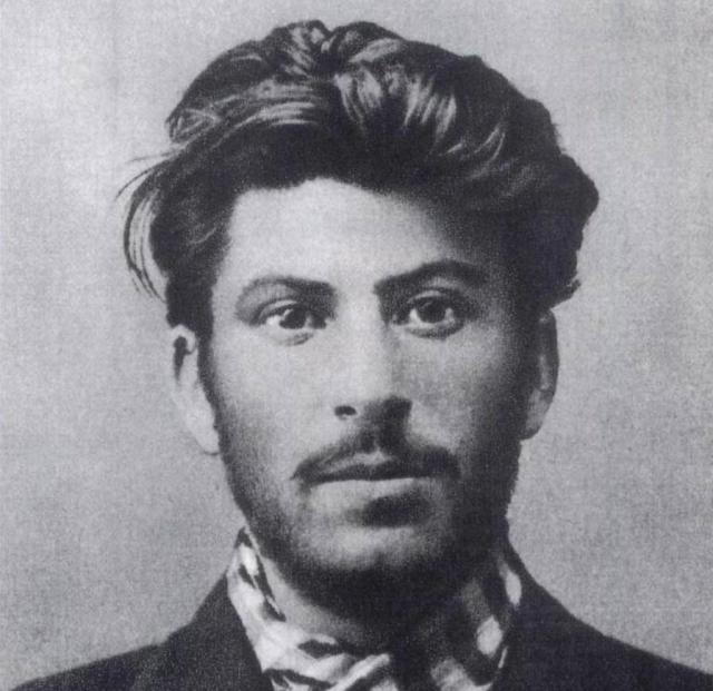 Istraživao porodično stablo i otkrio da mu je deda – Staljin