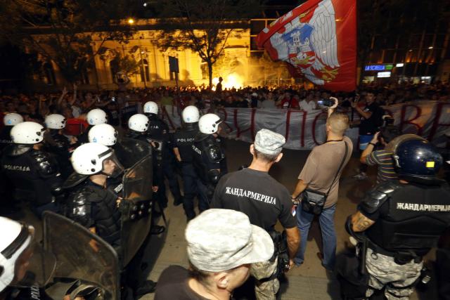 Zagreb: Delije iz voza u kafiæe i peèenjare VIDEO