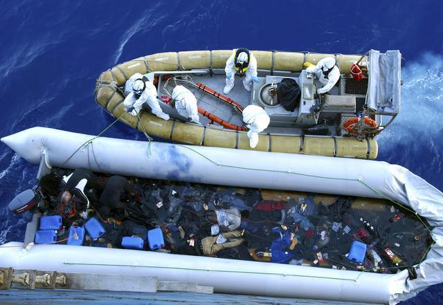 Prevrnuo se brod pun migranata, najmanje sedmoro mrtvih
