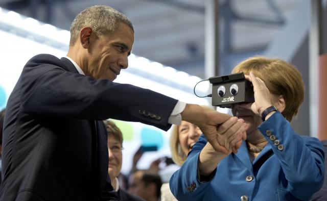 Merkel i Obama - luda zabava; "A ljudskost?" FOTO