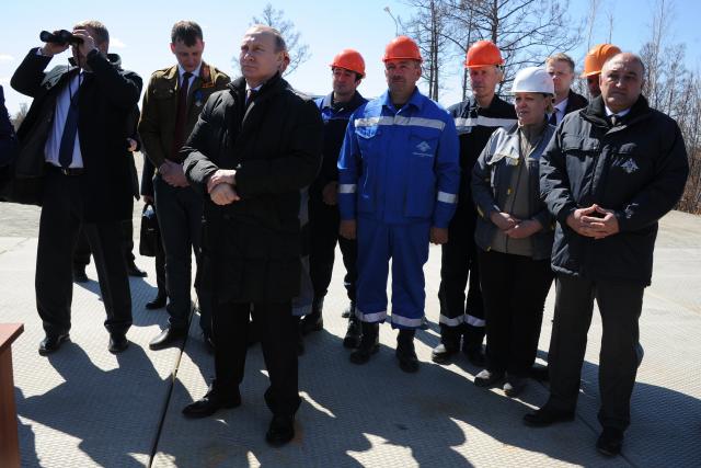 Putin ukorio Rogozina i Komarova zbog kosmodroma