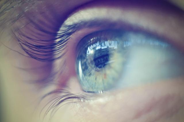 Google želi da ugrađuje kompjutere u očne jabučice