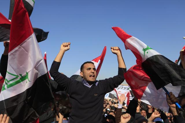 Demonstranti se povlaèe iz "Zelene zone" u Bagdadu