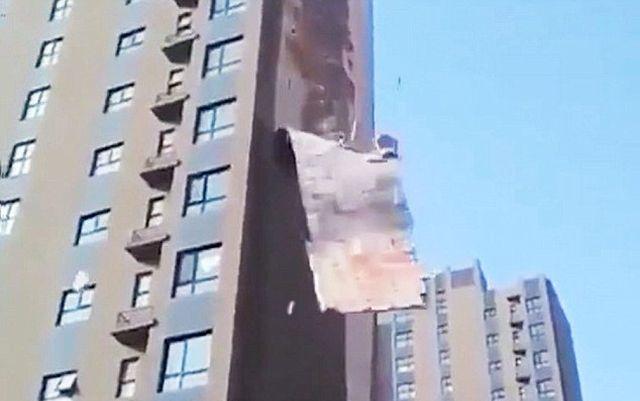 Kina: Vetar odvalio fasadu zgrade kao od šale (VIDEO)