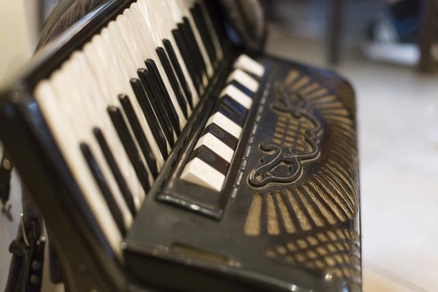 Nišlija Dragi Gadžihanac sedam decenija popravlja harmonike