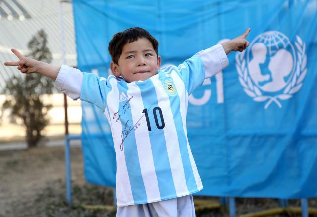 Najmlađi Mesijev fan morao da napusti Avganistan