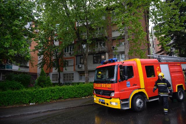 Firefighters, building residents hurt in Belgrade fire