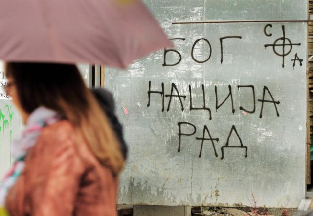 Neonacistièki grafiti velièanja Ljotiæa u Novom Sadu /FOTO
