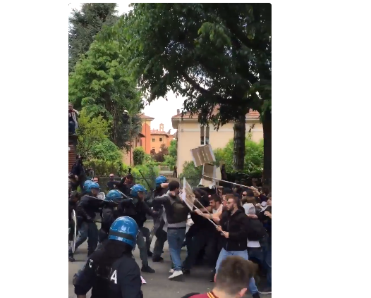 Bolonja: Protest protiv fašizma i tuča sa policijom /VIDEO