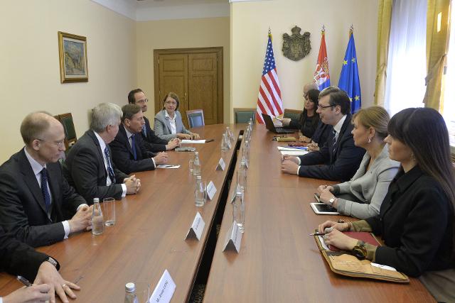 Belgrade: Vucic receives KKR's David Petraeus