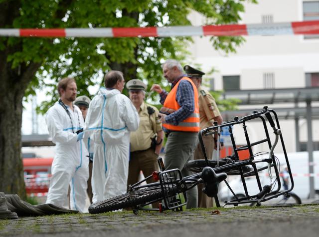 Munich: Man shouting "Allahu Akbar" kills passenger