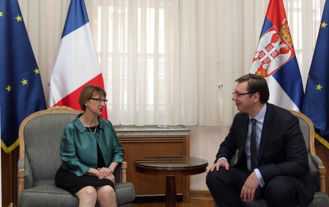 French PM congratulates Vucic on his party's victory