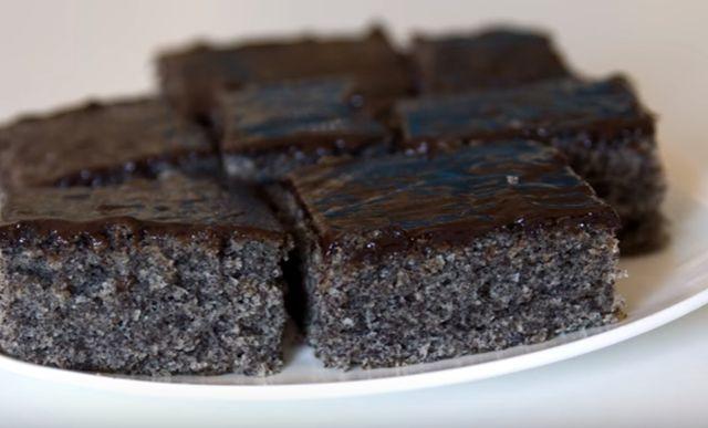 Kako da napravite kolač s makom i čokoladom (VIDEO)