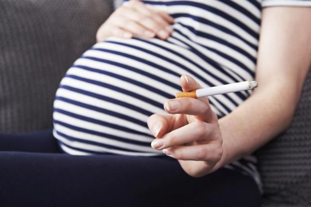 Šokantna studija: Evo koju bolest dete može dobiti ako majka puši u trudnoći