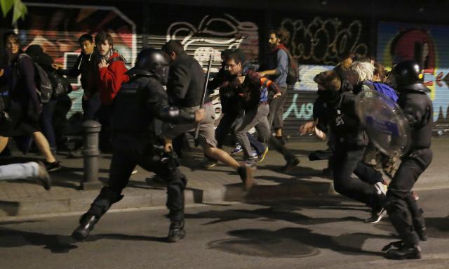 Barselona: Sukobi sa policijom zbog iseljavanja skvotera