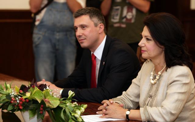 Dveri-DSS deny rift in coalition over Vucic's invitation