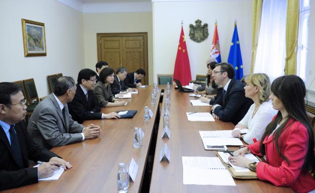 Vucic meets with head of China's Development Research Center