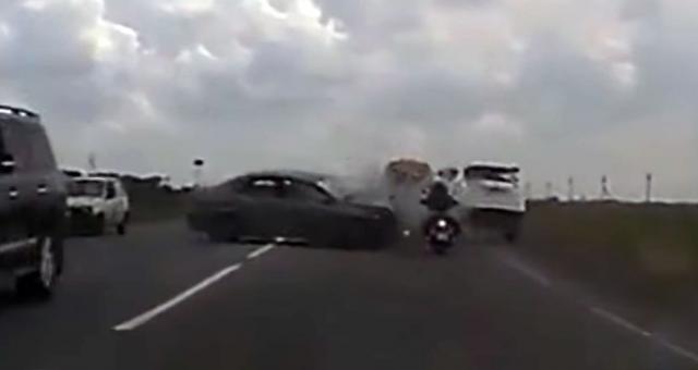 Da li je ovo najsrećniji motociklista na svetu? (VIDEO)