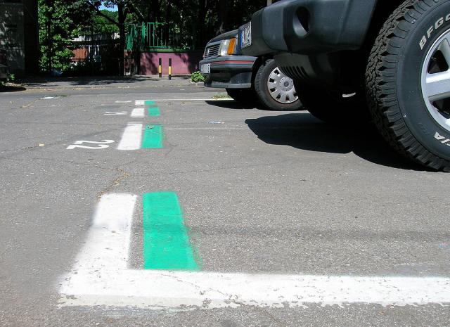 Seksistički parking podelio javnost