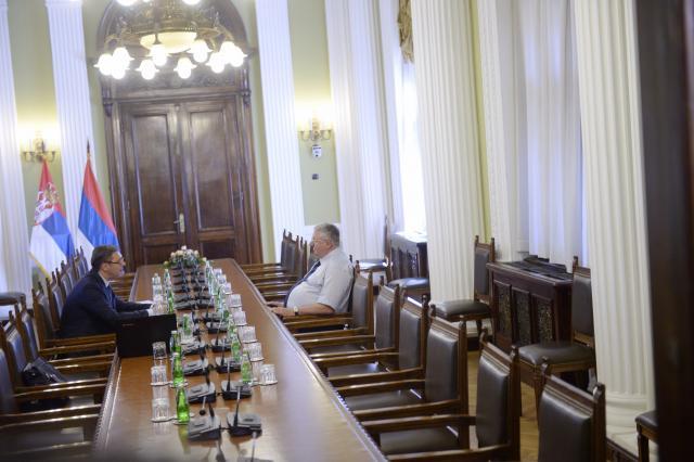 Vucic and Seselj hold "first meeting in eight years"